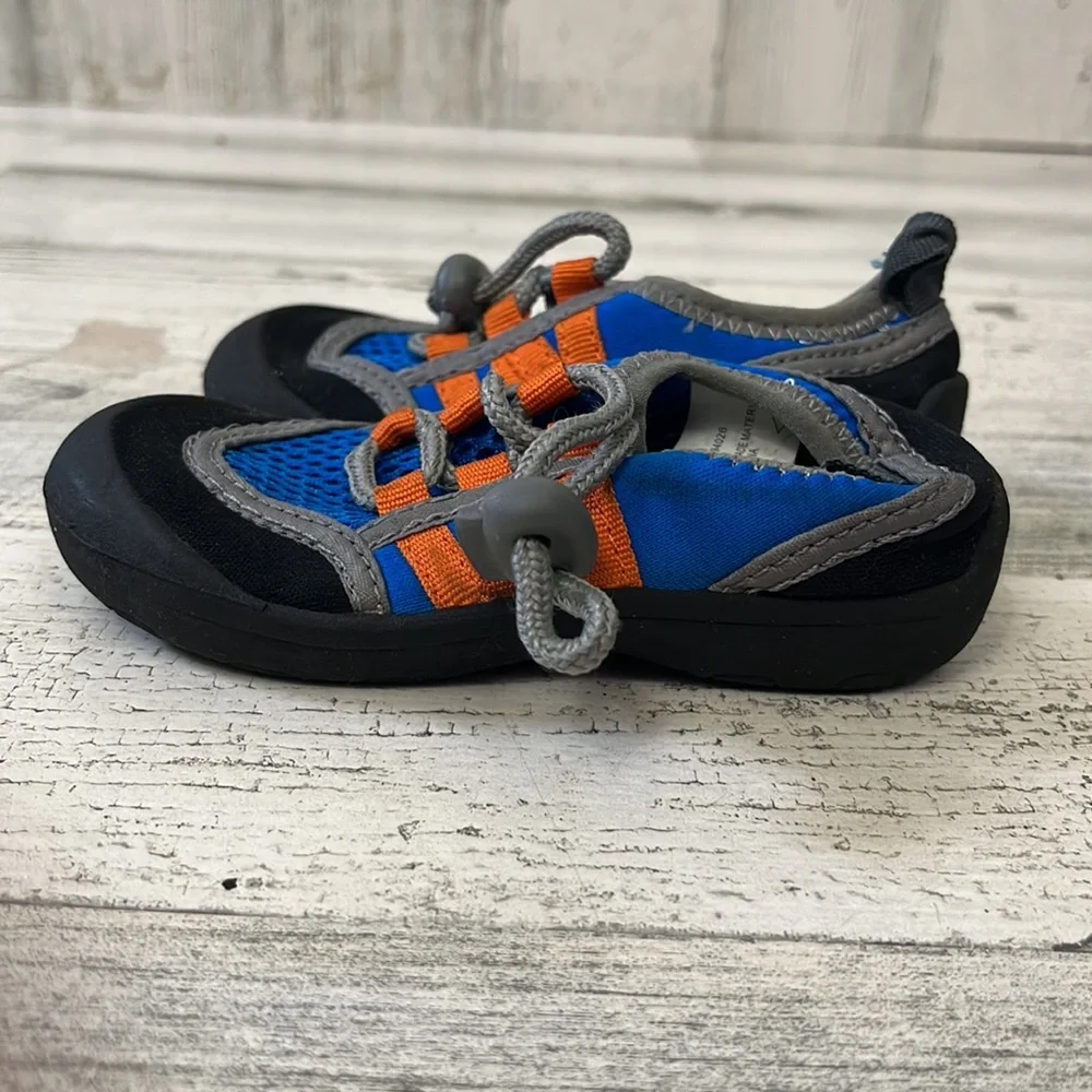 EE2 - water shoes- baby swim shoes hard bottom size 6